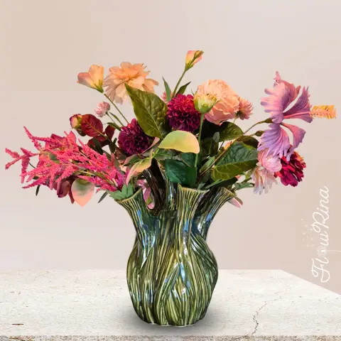 Luxe tuitvaas groen zijdebloemen